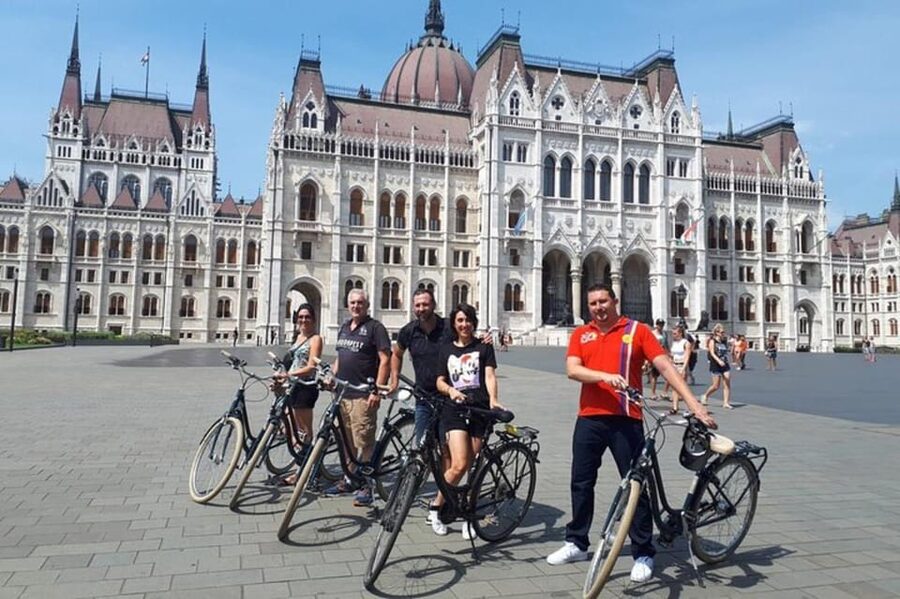 Budapest : Must-see attractions walking tour - Private and customizable, so you can actually set your pace