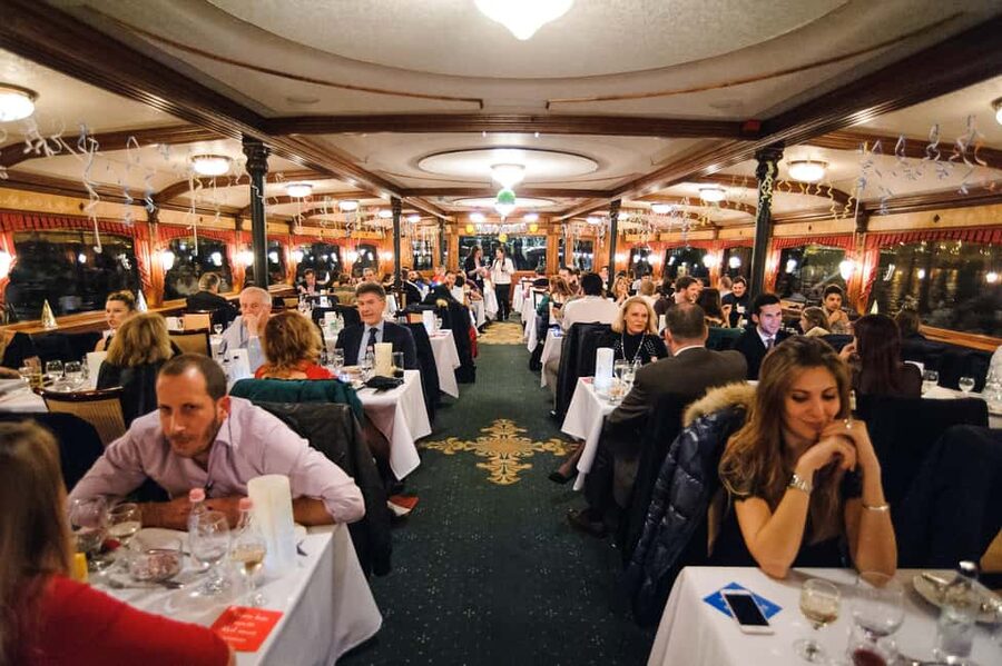 Budapest: New Year's Eve Party Cruise with Food & Live Show - Midnight buffet and the DJ countdown party plan