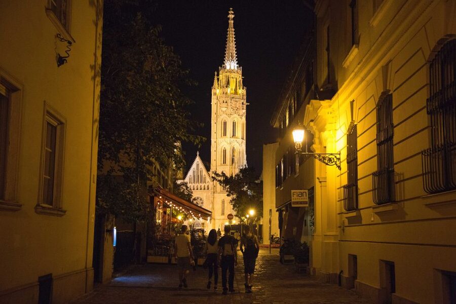 Budapest: Night Walking Tour with River Cruise and Wine - Opera House to Chain Bridge: how the route helps you read Budapest at night