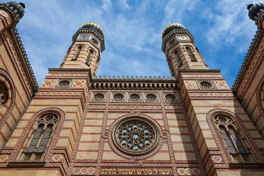 Budapest Old Jewish Quarter History Private Walking Tour - Meeting at Sissi Statue, Then Walking the Heart of the District