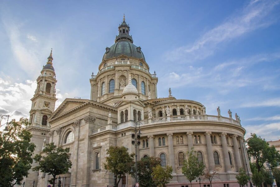 Budapest Old Town and Top Attractions Private Walking Tour - Meeting Your Guide at Madal Cafe, Then Head for the Big Views