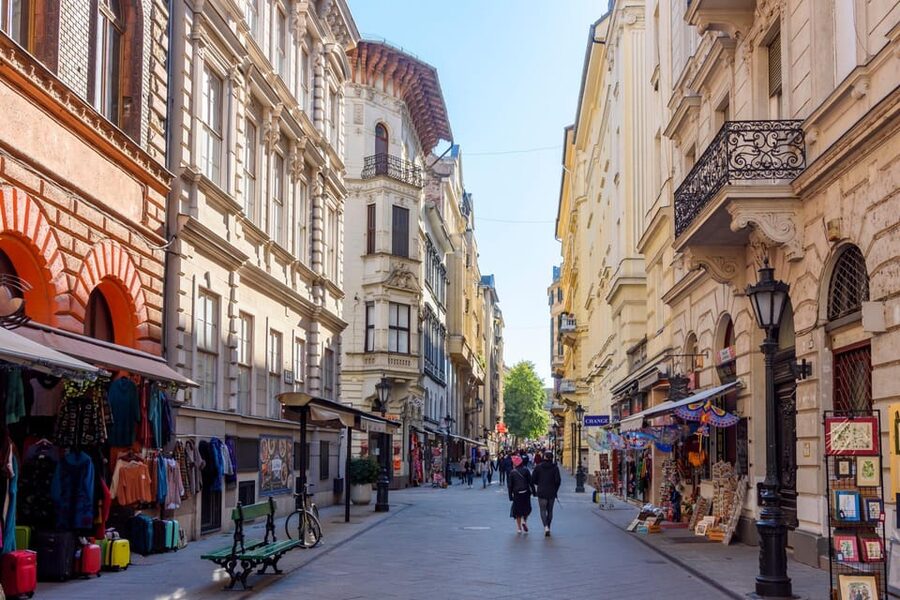 Budapest Old Town and Top Attractions Private Walking Tour - St. Stephen’s Basilica: Facade Details and the Meaning of the Name