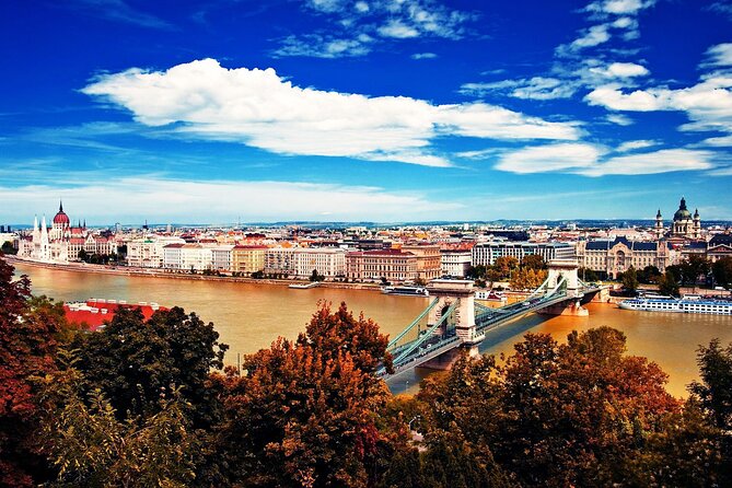 Budapest Overview Private tour - Széchenyi Lánchíd: the bridge stop that links the whole day