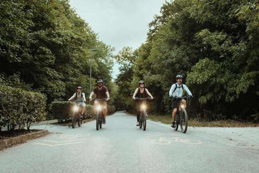 Budapest Peaks: Off-Road eBike Tour - The ride back into Budapest: finishing with 70 minutes of biking