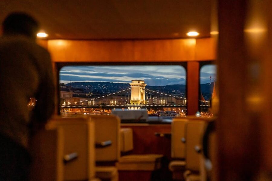 Budapest: Premium Sightseeing Cruise with Tokaj Frizzante - Cruise route: what each major landmark section is like