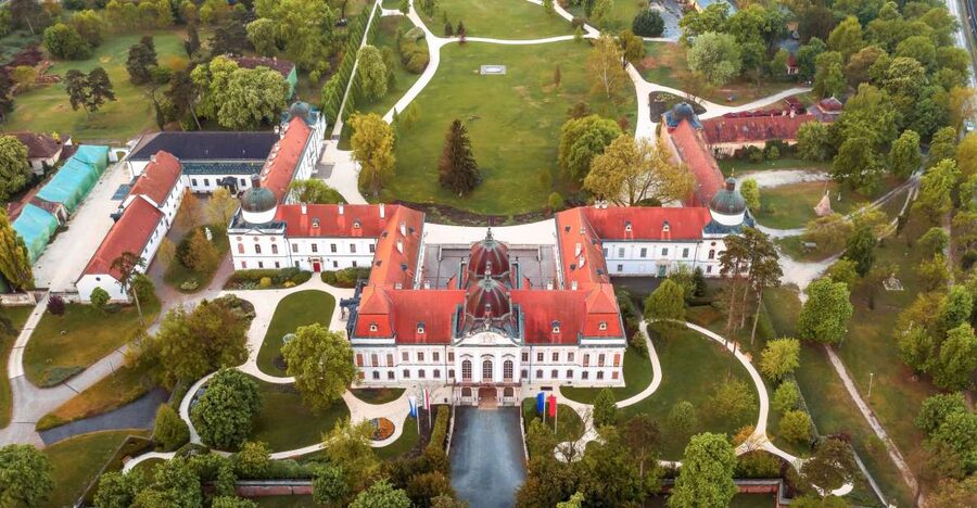 Budapest: Private 3-Hour Gödöllő Palace Tour - Your guide brings Sisi into focus, not just names and dates
