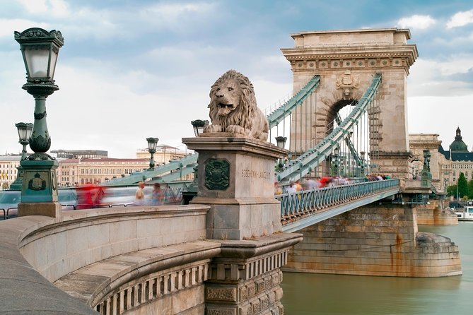 Budapest: Private 4-Hour Walking Tour with a Local - Why a private 4-hour walk works in Budapest