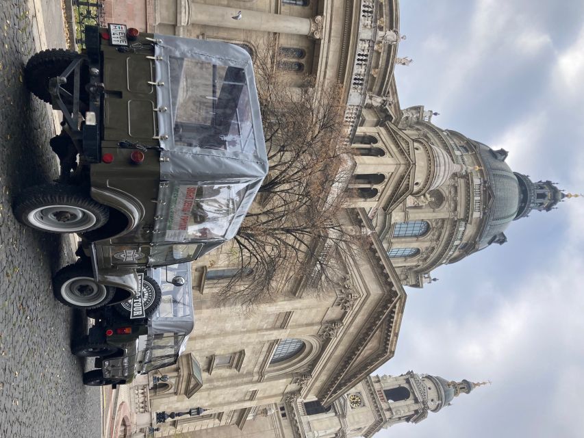 Budapest: Private City Tour with a Vintage Russian Jeep - Audio guide, JBL music, and how the narration works