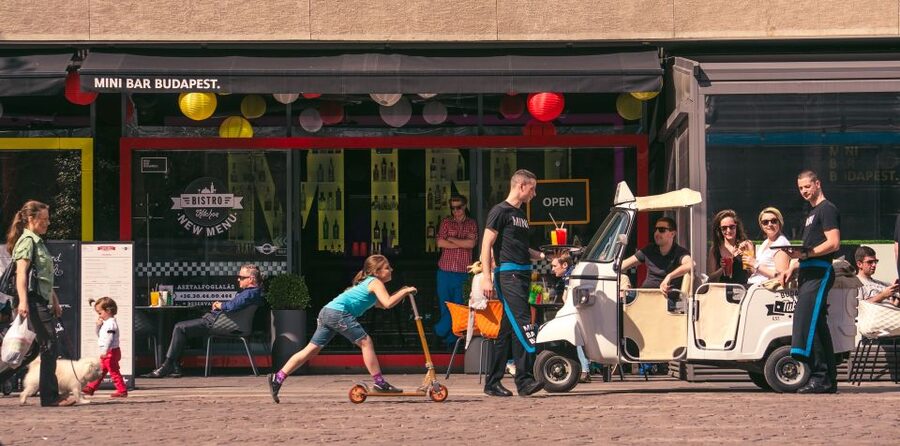 Budapest: Private City Tuk-Tuk Tour & Boat Cruise - Danube cruise on Duna Bella: the relaxed finish you want