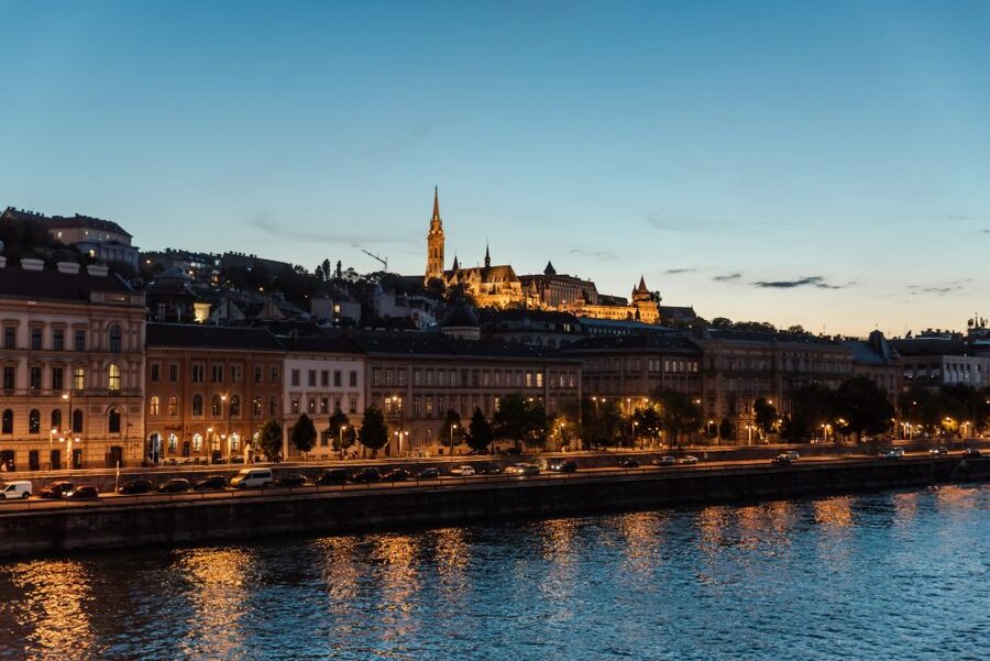 Budapest: Private Custom Tour with a Local – Icons & Gems - Who should book this private Budapest custom tour