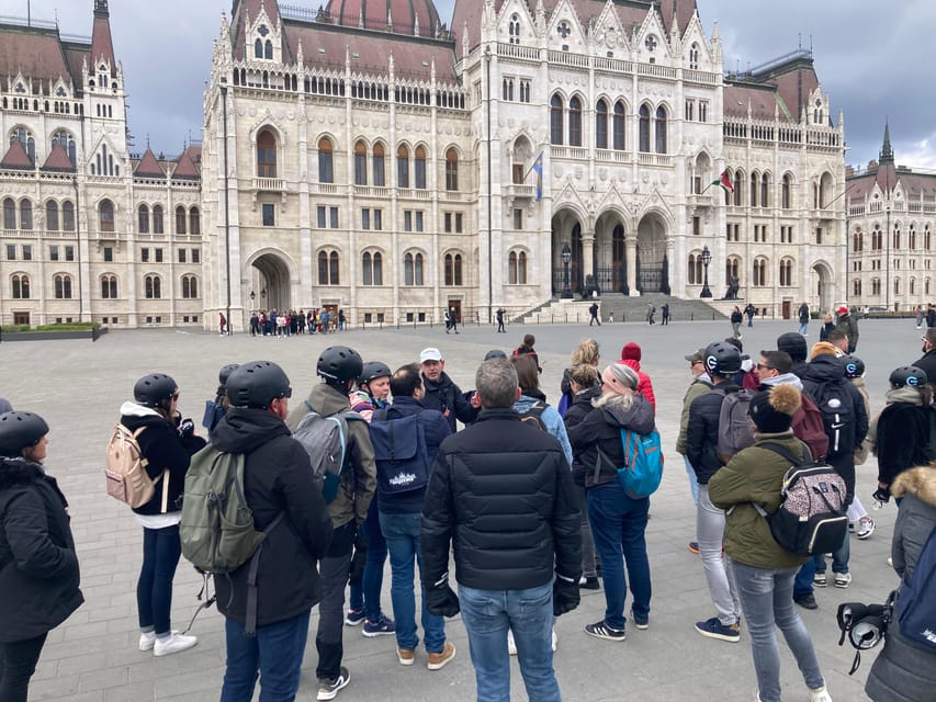 Budapest: Private Customizable Tour in French - Jewish Quarter: pedestrian streets, Great Synagogue area, and mural-and-mood touring