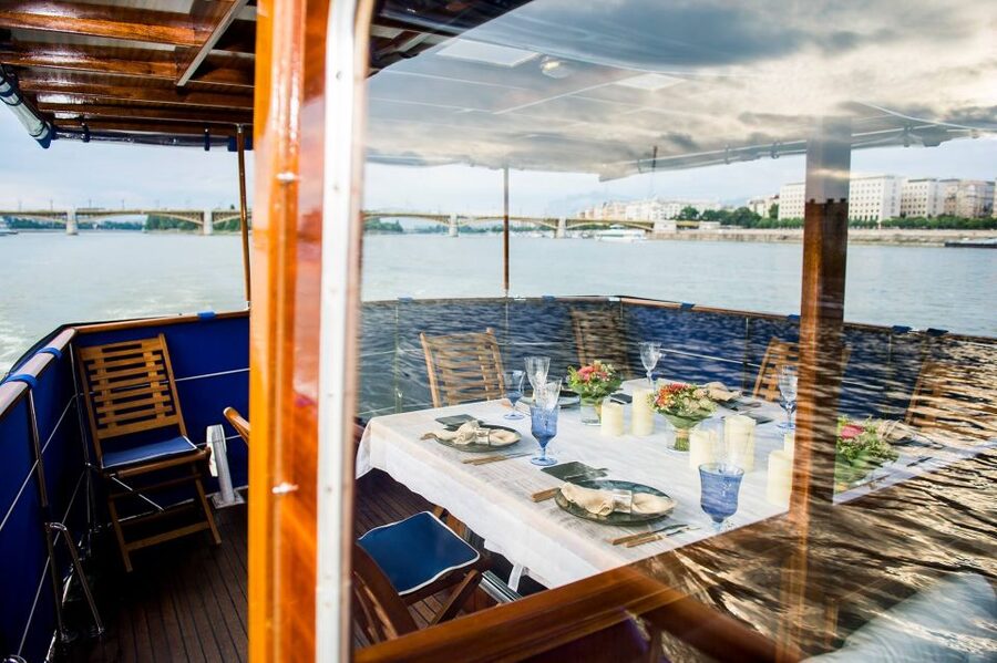 Budapest: Private Danube Yacht Cruise with Welcome Drink - Welcome Drink and On-Board Purchases, What You Actually Get