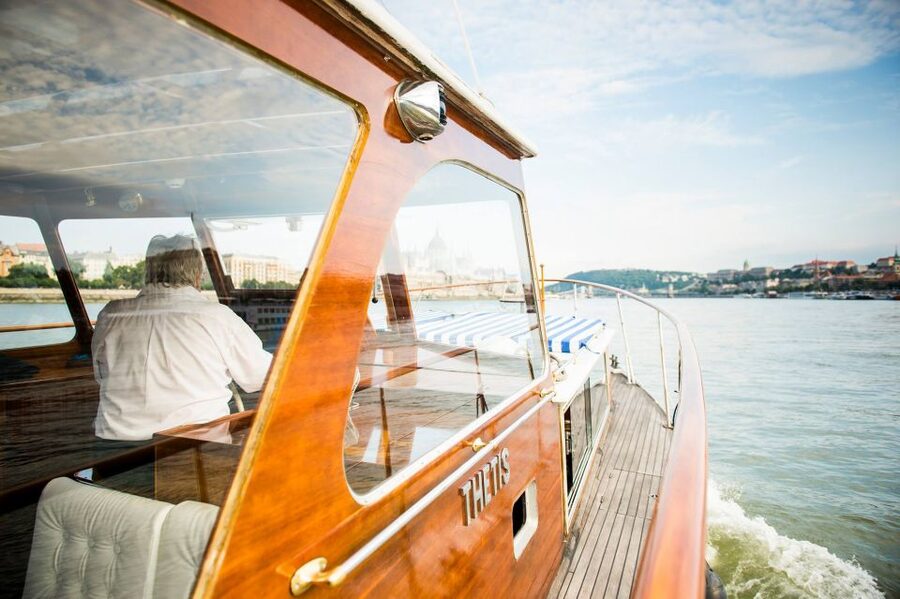 Budapest: Private Danube Yacht Cruise with Welcome Drink - The Crew Matters, and the Reviews Say It Clearly