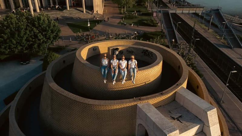 Budapest: Private Drone Photo Walking Tour with Photos - Elizabeth Bridge to Liberty Bridge: the photo magic zone