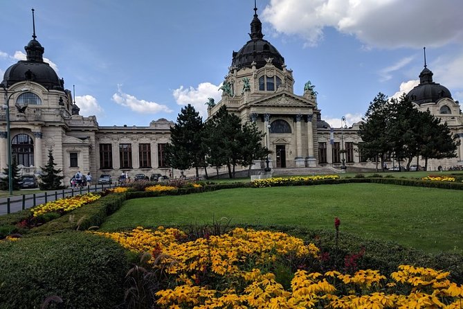 Budapest Private Full Day City Sightseeing Tour Walking or by Car - Parliament Building and Kossuth Lajos Square: Power, Memory, and Photos