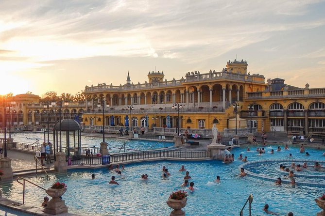 Budapest Private Full Day City Tour with a comfortable air -conditioned car - Gellért Hill, Citadella, and Liberty Statue: Photo Time With Meaning