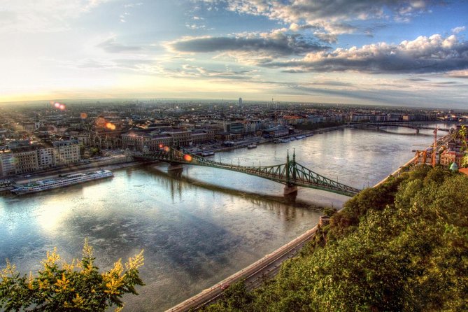 Budapest Private Full Day City Tour with a comfortable air -conditioned car - Your Day Plan: How the Timing Stays Manageable