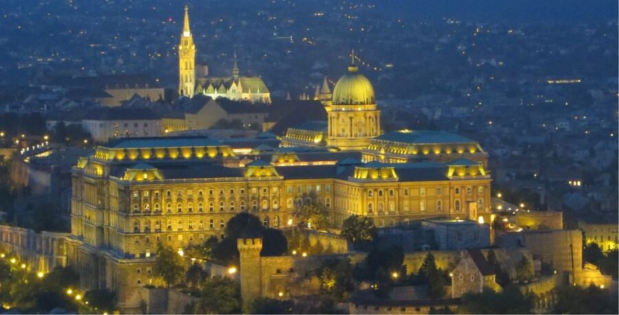 Budapest: Private Luxury Sightseeing Tour - The Photo-Stop Sequence That Helps You Learn the City