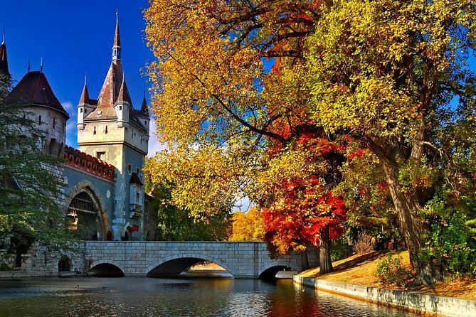 Budapest Private Luxury Sightseeing Tour with Guide and Transport - Gellért Hill: the best payoff per minute