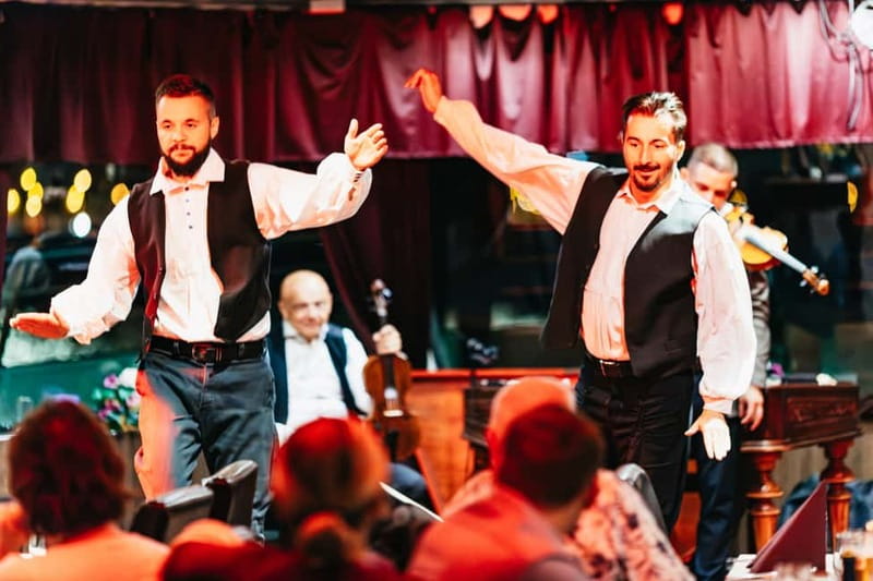 Budapest: Prosecco Dinner Cruise with Live Music - Seating and Timing Tips That Make or Break the Evening
