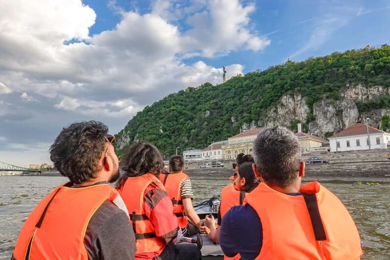 Budapest Rafting - Sunset Cruise - Boat stability and safety: what you really need to know