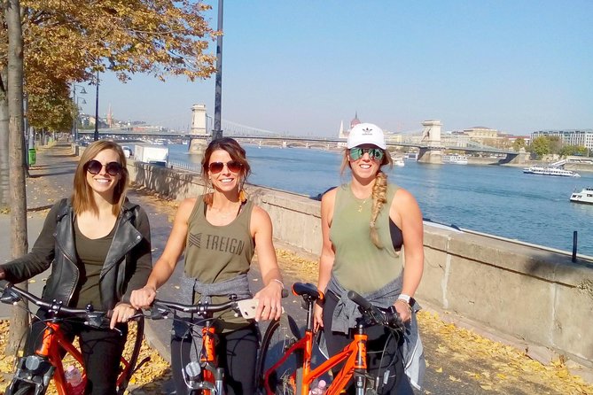 Budapest relaxed bicycle tour at sunset - Early stops near the Jewish Quarter and the Danubefront