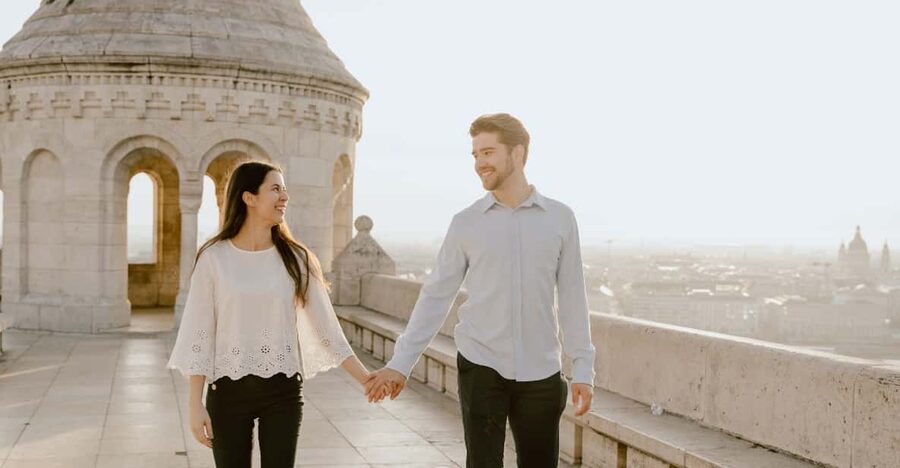 Budapest: romantic photoshoot at Buda's iconic sightseeings - How the 45 minutes work: guidance, candid moments, and romance