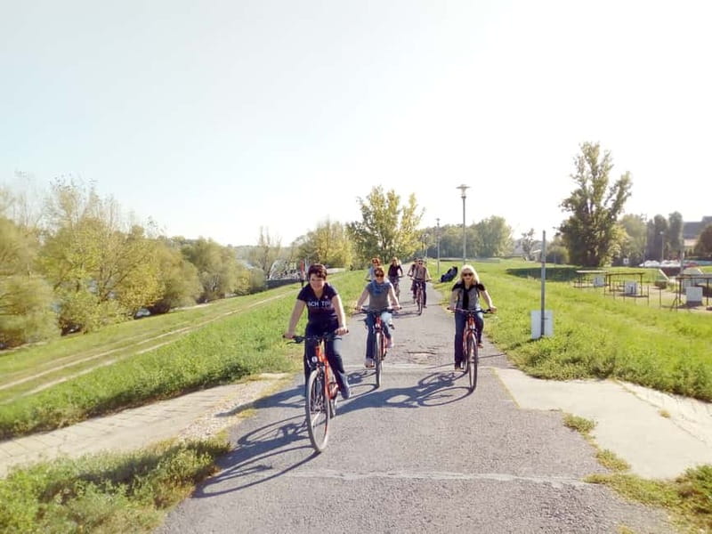 Budapest: Self-Guided Bike Tour to scenic Szentendre - Starting at Bike and Relax, near Madach and Deak Square