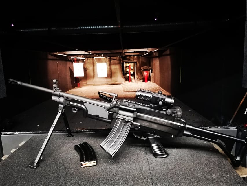 Budapest: Shooting Experience for Couples, The Perfect Date - Why This Budapest Couples Shooting Experience Works as a Date