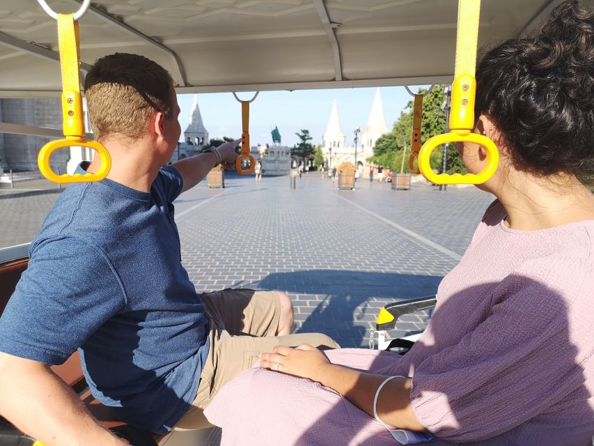 Budapest: Sightseeing Tour by Electric Tuktuk - St. Stephen’s Basilica and the Parliament Building photo-stop rhythm