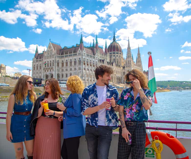 Budapest: Skyline Sightseeing Cruise with Parliament View - Upper deck time: how to get the best views