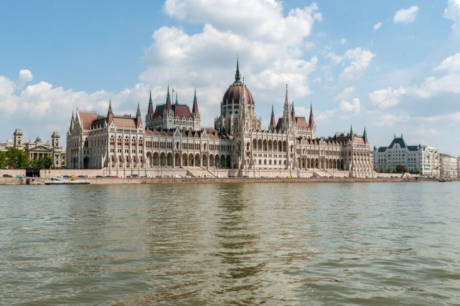 Budapest: Summer Brunch & Cruise with Prosecco or Cake - Key things to know before you go