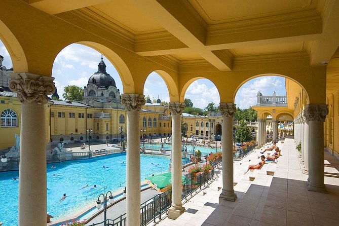 Budapest Széchenyi Thermal Spa Ticket - Changing cabin and lockers: why this upgrade matters