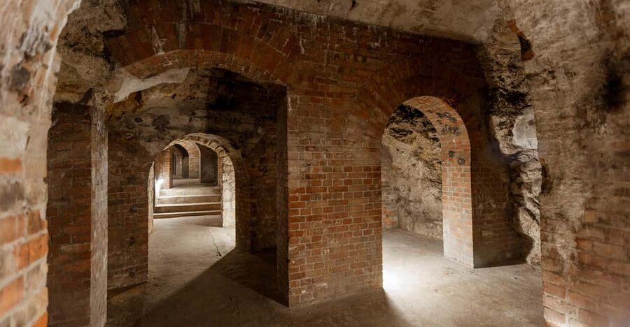 Budapest: The WWII Siege of Buda Castle & Bomb Shelter Tour - WWII Siege of Buda Castle, Told in the Right Place