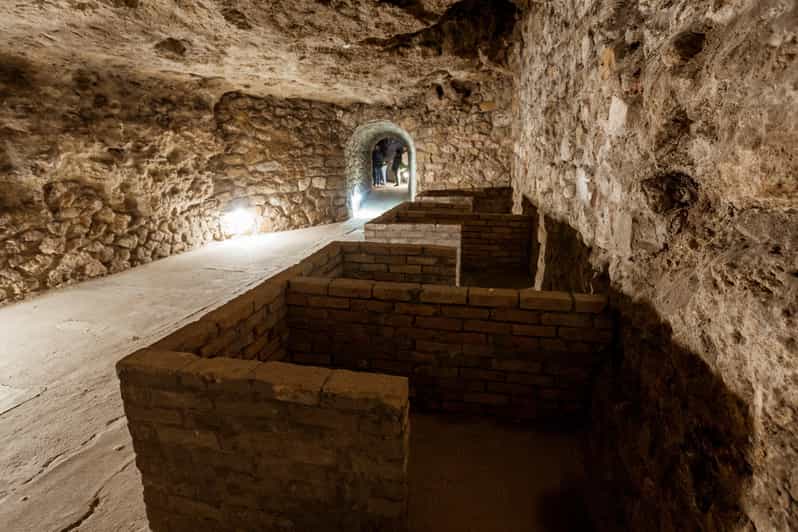 Budapest: The WWII Siege of Buda Castle & Bomb Shelter Tour - Why the Underground Layout Matters (More Than Just the Drama)