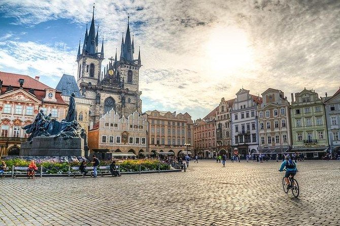 Budapest to Prague Private transfer with 2 hour sightseeing stop - Budapest to Prague, minus the logistics headache