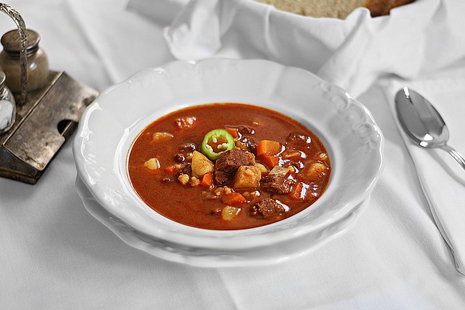 Budapest TukTuk Private Tour with Goulash Soup in the Downtown - Goulash soup at GettóGulyás Restaurant: what’s included and how to order smart