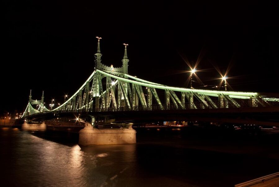 Budapest: Unlimited Prosecco and Wine Sightseeing Cruise - Price and value: what $41 really buys you