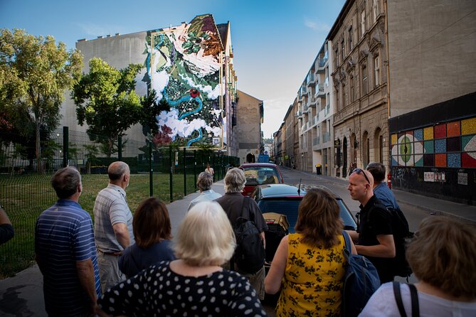 Budapest Urban Art - Private Street Art Tour with a Drink in a Ruin Bar - District 7 murals: what you should look for