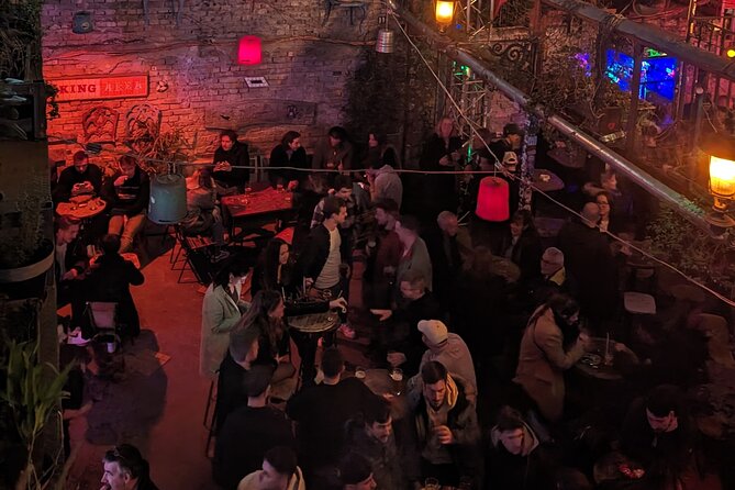Budapest Vibe: Ruin Bars, Street Art and Culture Tour - Szimpla Kert: the ruin bar everyone references