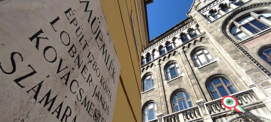 Budapest: Walking Tour in the Buda Castle District - Sándor Palace, Royal Stables, and Buda Castle’s core area