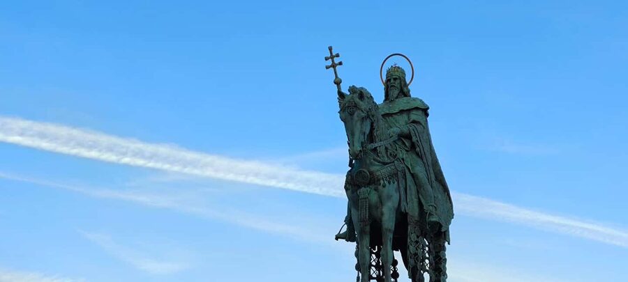 Budapest: Walking Tour in the Buda Castle District - Buda Castle Caves and the small stops that add texture