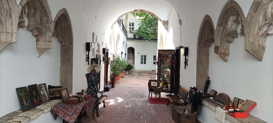 Budapest: Walking Tour in the Buda Castle District - Finishing near the Castle Bazaar, then choosing your next move