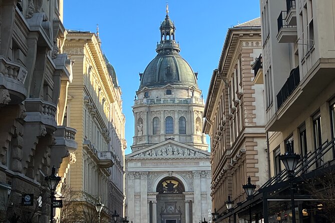 Budapest walking tour: Parliament and Shoes Memorial - Vörösmarty Square and Café Gerbeaud: the sweet pause in the middle of town
