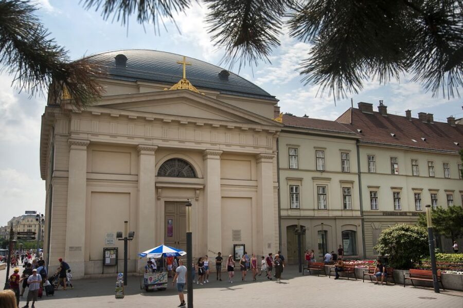 Budapest Walking Tour with a Professional Local Guide - Meeting by St. Stephen’s Basilica, then turning right into real stories