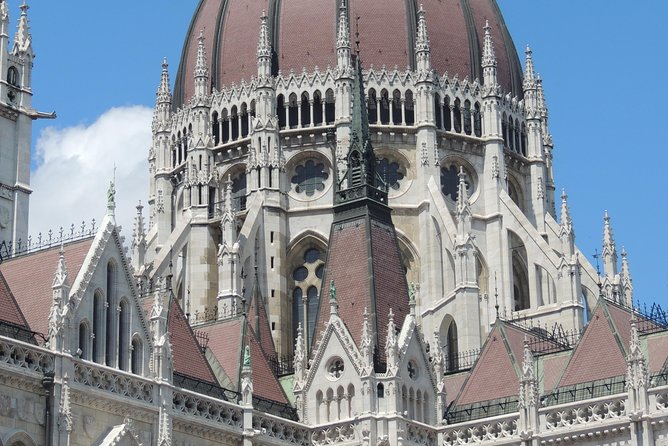 Budapest Walking Tour with Your Private Guide: 10+ Highlights - Széchenyi Lanchid and the Academy of Sciences: Danube Crossings and Grand Institutions