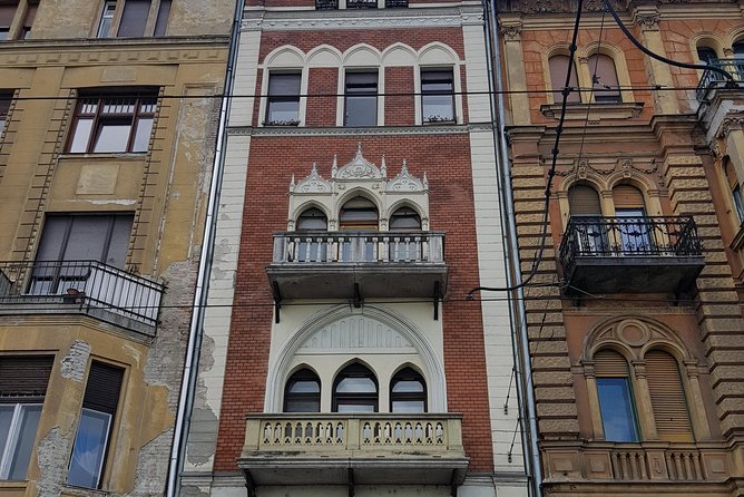Budapest Walking Tour with Your Private Guide: 20+ Highlights - Danube-side memorials to Central Market Hall langos energy