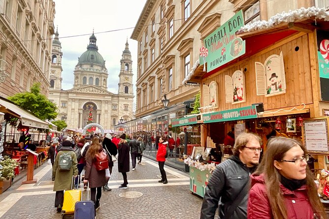 Budapest Wonderland - A Christmas Market Tour with Chimney Cake & Mulled Wine - How the guide makes or breaks the experience