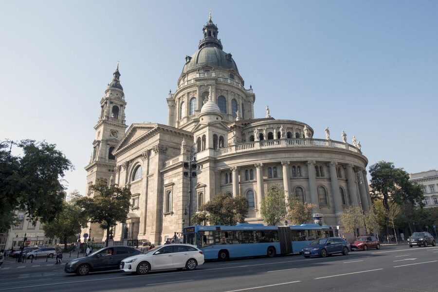 Castle District & Pest Driving Tour with Danube River Cruise - Key Things You Should Know Before You Go