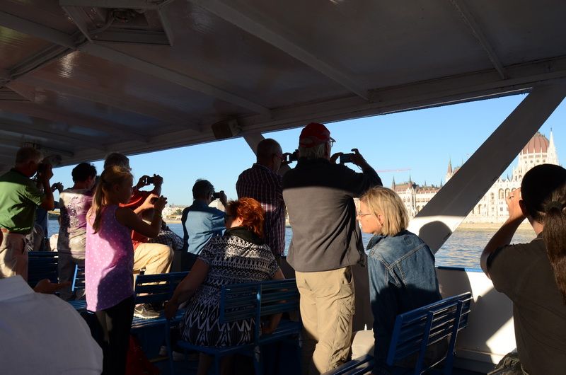 Castle District & Pest Driving Tour with Danube River Cruise - Language and How the Guide Presentations May Land
